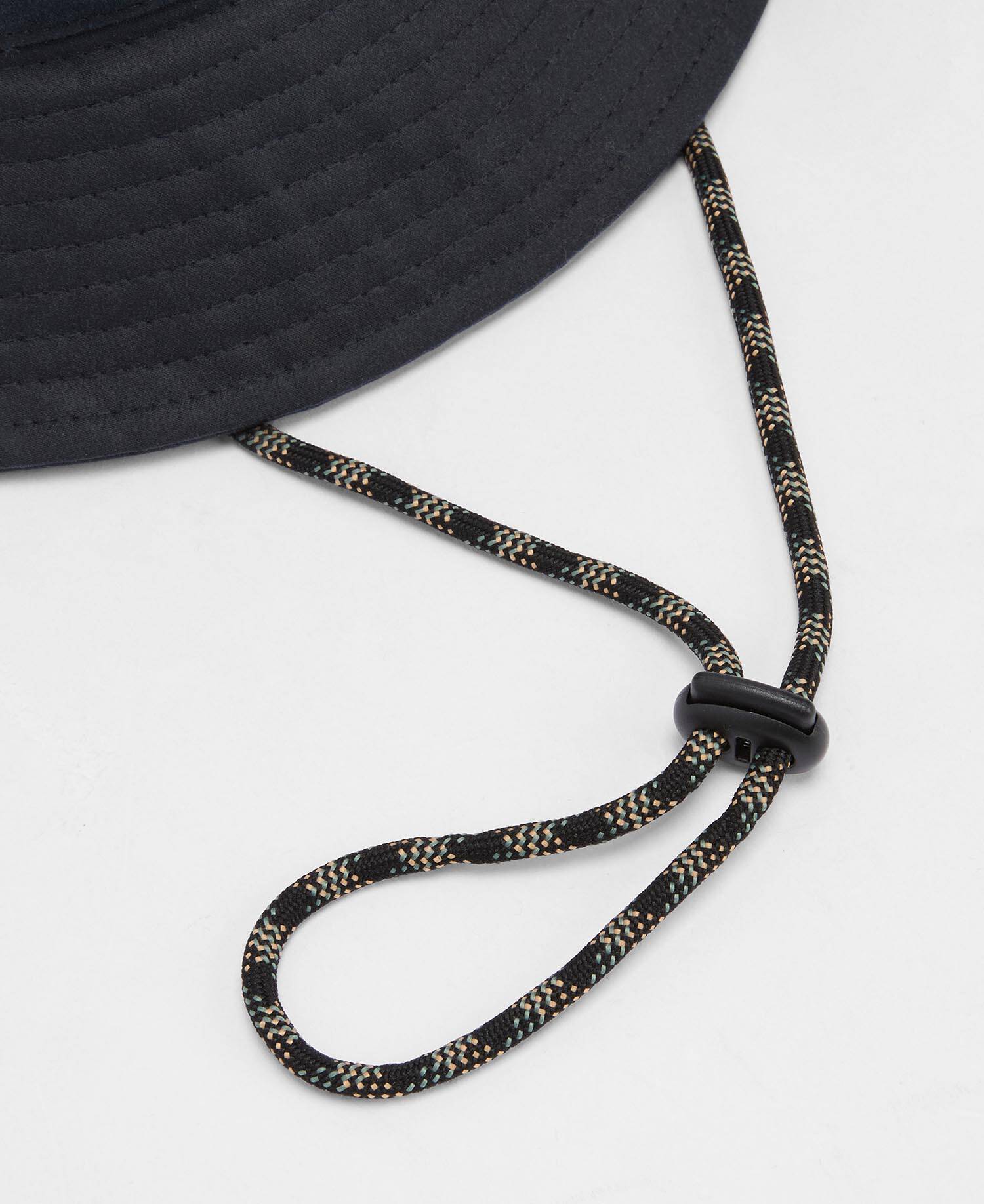 Hut Transport Waxed image number 3